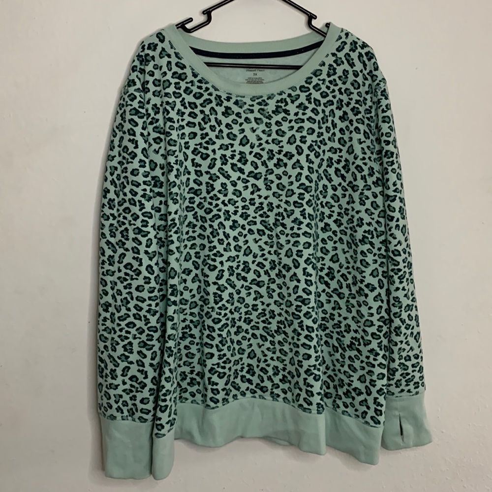 Women’s Plus Tek Gear Leopard Crew Sweatshirt, 3X, Ultra Soft Fleece, Thumb Hole